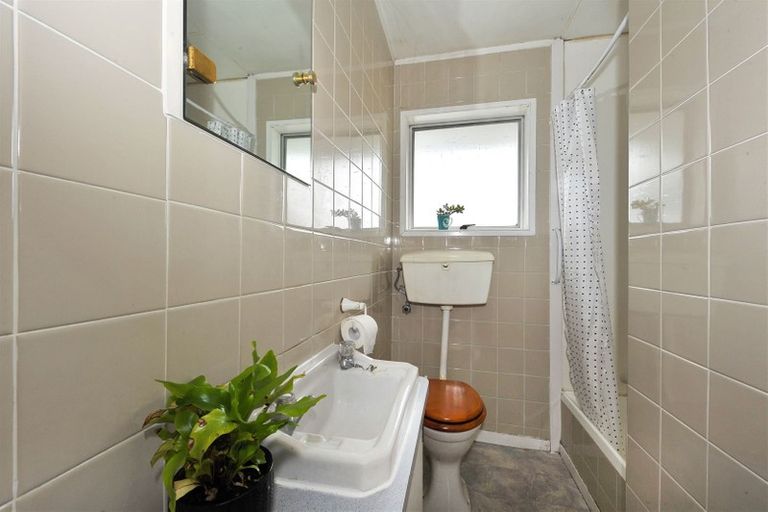 Photo of property in 2/287 Main South Road, Hornby, Christchurch, 8042