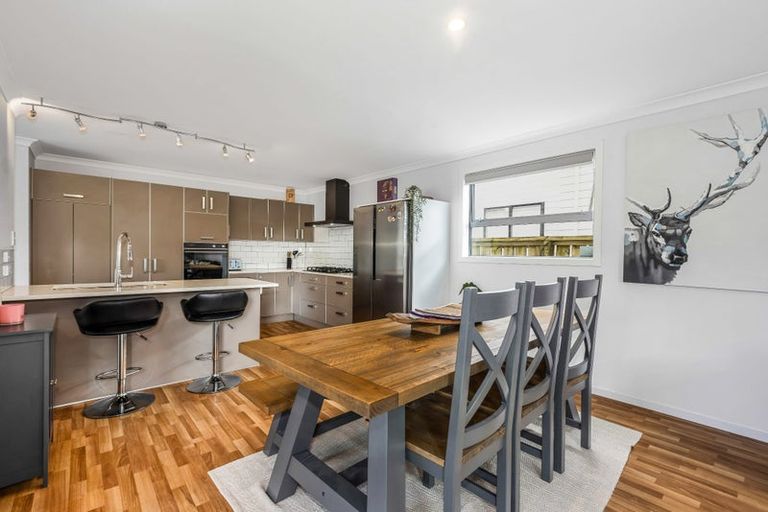 Photo of property in 107 Kenmore Street, Newlands, Wellington, 6037