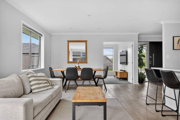 Photo of property in 33 Te Kio Crescent, Papamoa Beach, Papamoa, 3118