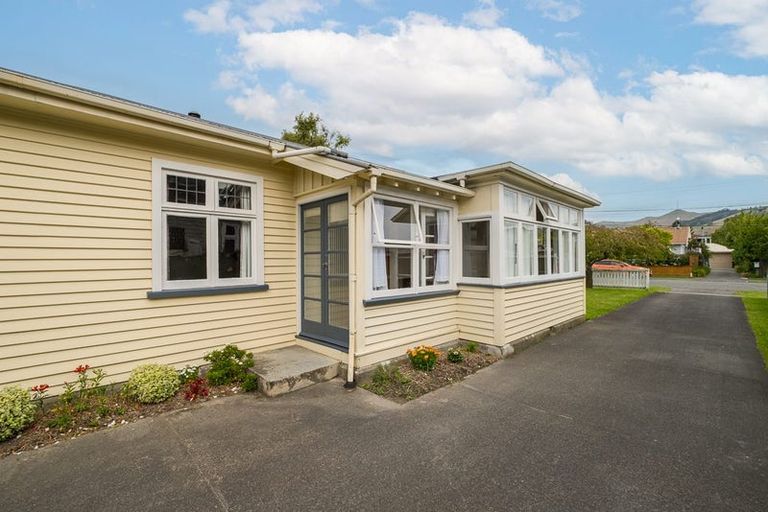 Photo of property in 65 Martin Avenue, Beckenham, Christchurch, 8023