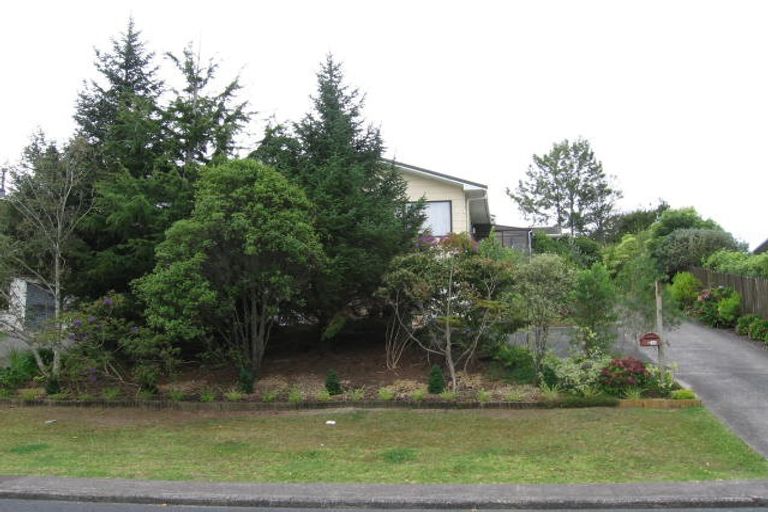 Photo of property in 2/15 Glamorgan Drive, Torbay, Auckland, 0630