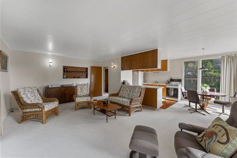 Photo of property in 412 Stokes Valley Road, Stokes Valley, Lower Hutt, 5019