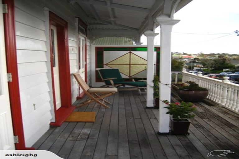Photo of property in 9 Hastings Parade, Devonport, Auckland, 0624