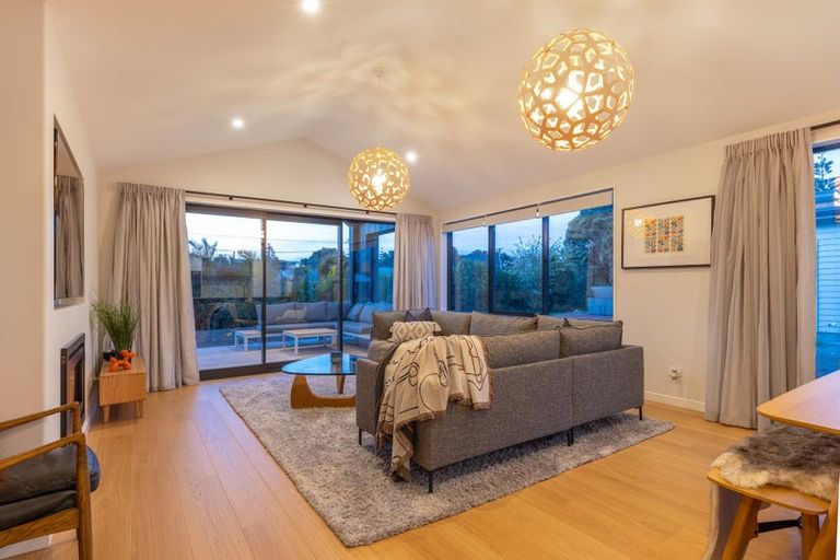 Photo of property in 35 Titoki Road, Waikanae Beach, 5036