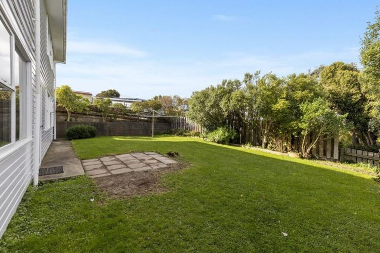 Photo of property in 9 Oakleigh Street, Maungaraki, Lower Hutt, 5010