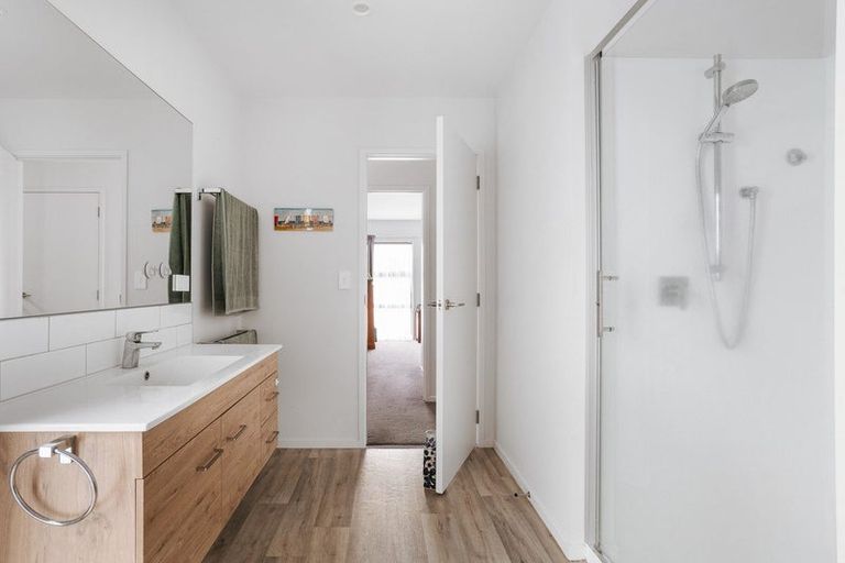 Photo of property in 132c Margaret Drive, Omokoroa, 3114