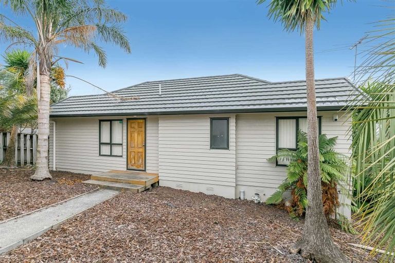 Photo of property in 189 Waimumu Road, Massey, Auckland, 0614