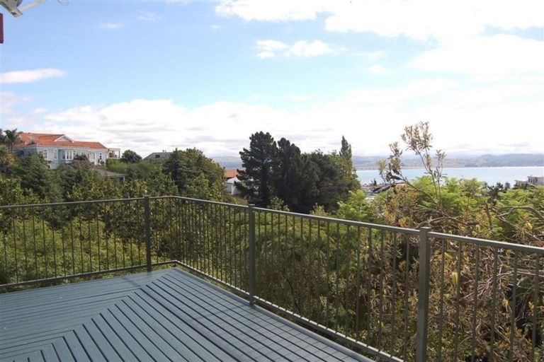 Photo of property in 27 Burns Road, Hospital Hill, Napier, 4110