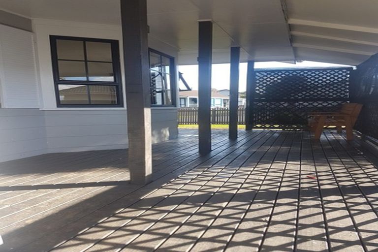 Photo of property in 14 Southview Place, Wattle Downs, Auckland, 2102