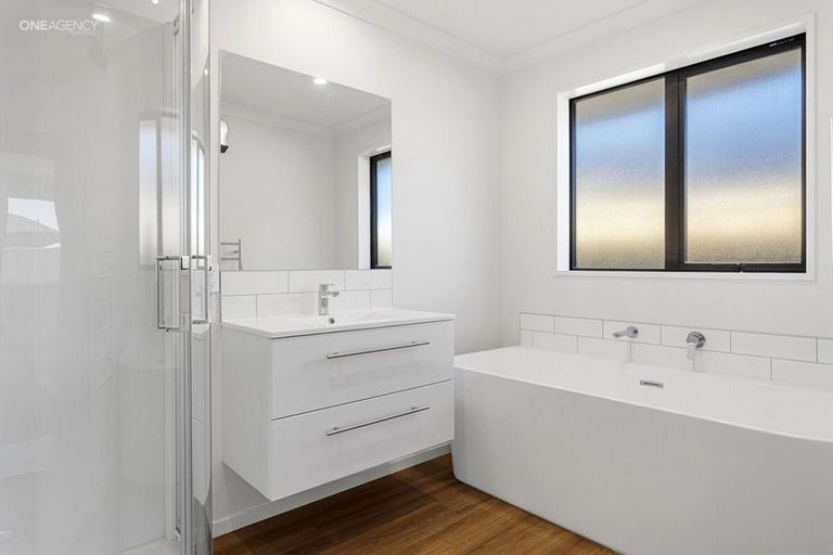 Photo of property in 5 Weaver Street, Woodend, 7691