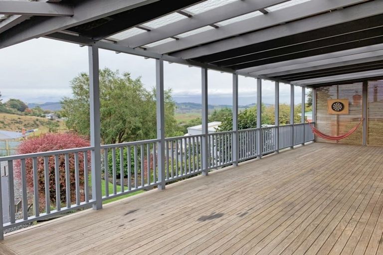 Photo of property in 240 Clyde Street, Balclutha, 9230