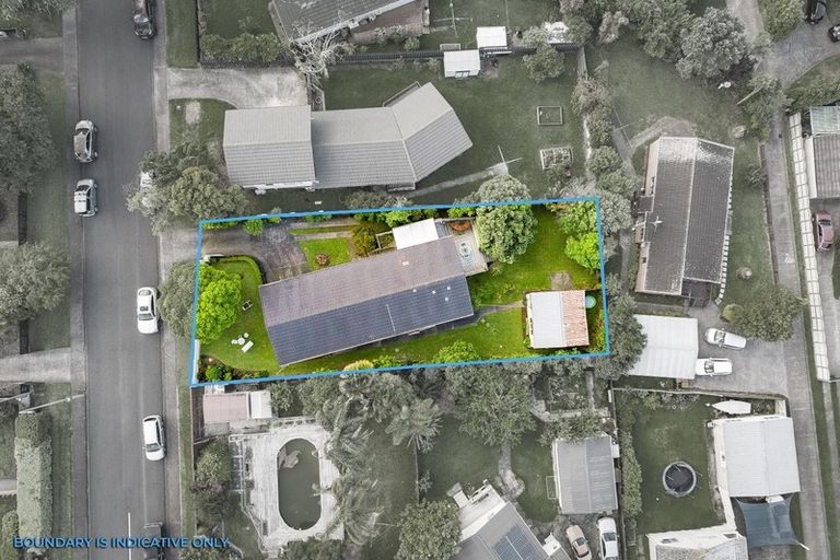 Photo of property in 2 Allington Road, Massey, Auckland, 0614