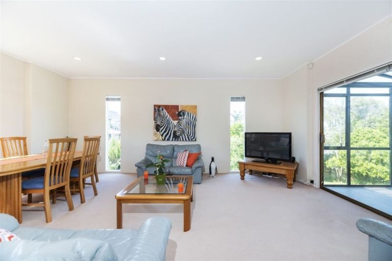 Photo of property in 9 Rosecamp Road, Beach Haven, Auckland, 0626