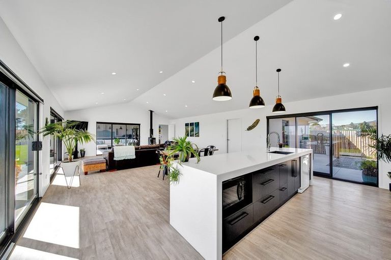 Photo of property in 196 Koru Road, Omata, New Plymouth, 4374