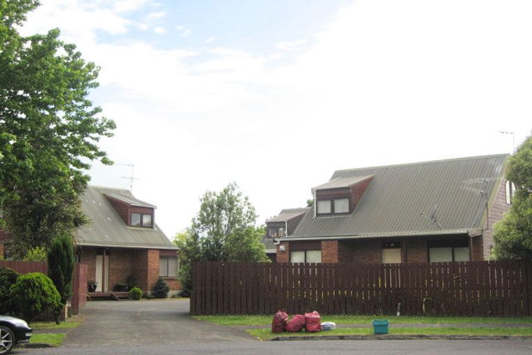 Photo of property in 4/28 Ross Martin Court, Conifer Grove, Takanini, 2112