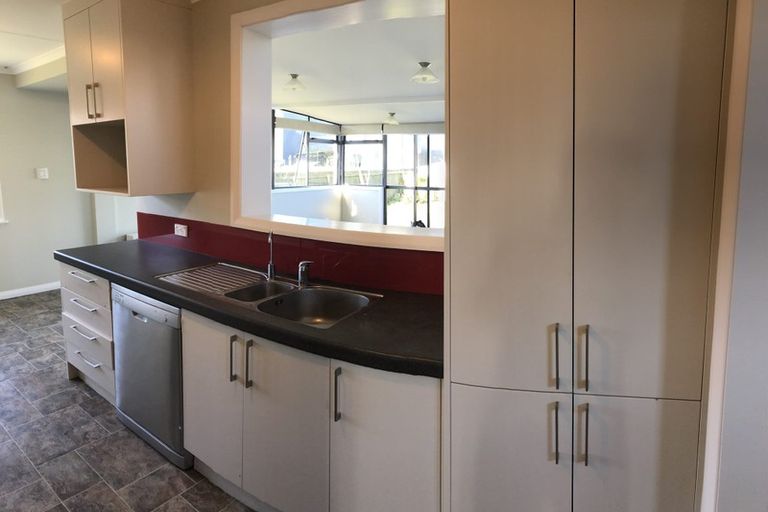 Photo of property in 8 Arimu Road, Papakura, 2110