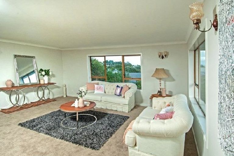 Photo of property in 254a East Coast Road, Forrest Hill, Auckland, 0620