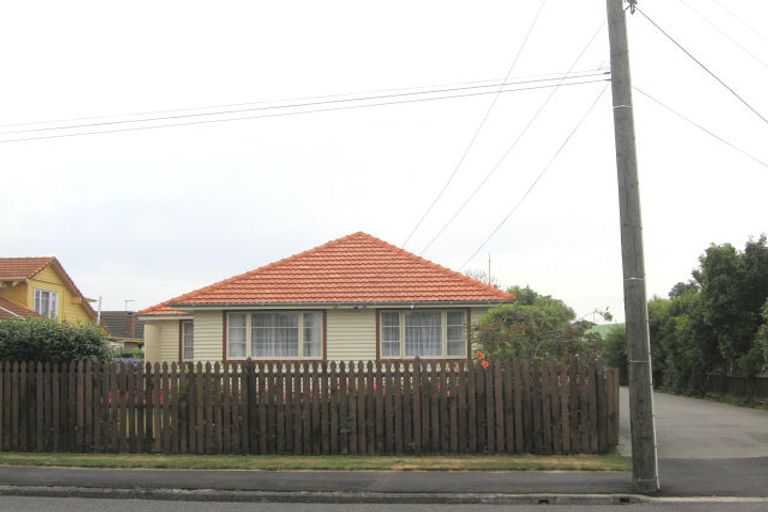 Photo of property in 30 Croziers Road, St Albans, Christchurch, 8052