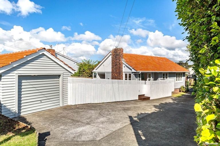 Photo of property in 1/472 East Coast Road, Windsor Park, Auckland, 0630