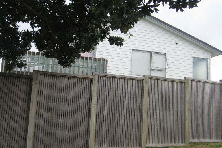 Photo of property in 3/17 Rangitane Street, Maupuia, Wellington, 6022