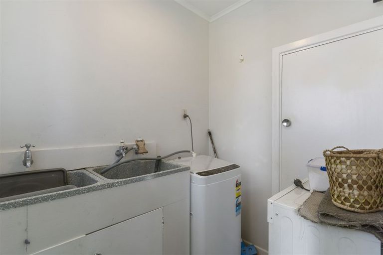 Photo of property in 39 Christmas Road, Manurewa, Auckland, 2102