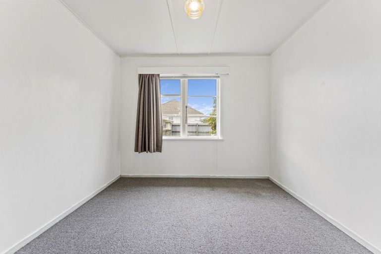Photo of property in 20 Winchester Street, Levin, 5510