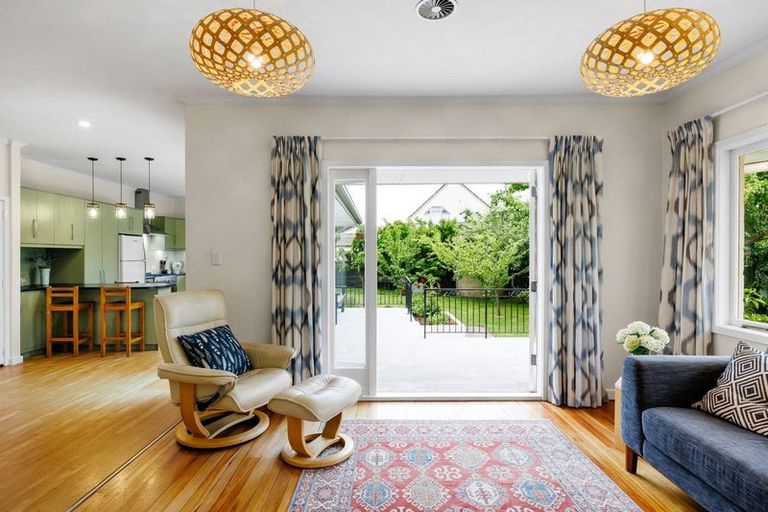 Photo of property in 142 Williams Street, Cambridge, 3434