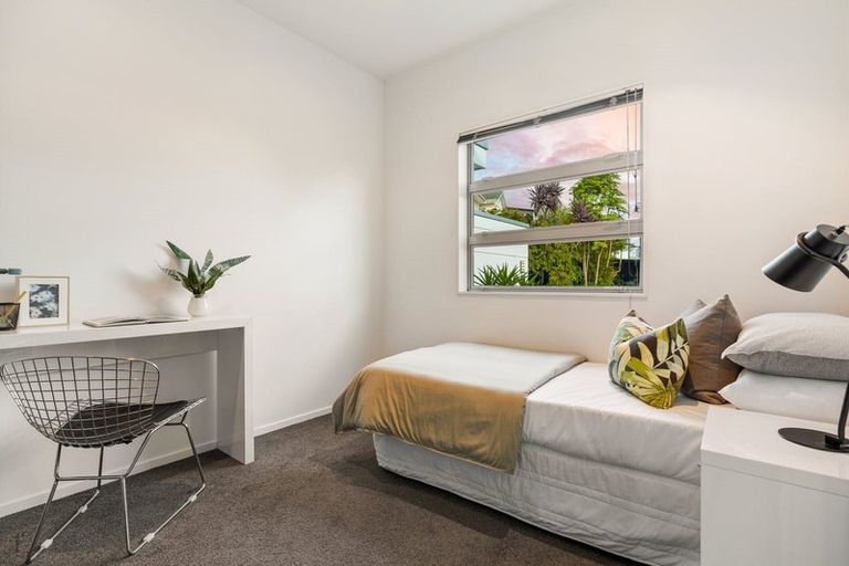 Photo of property in 7 Rangi Avenue, Schnapper Rock, Auckland, 0632