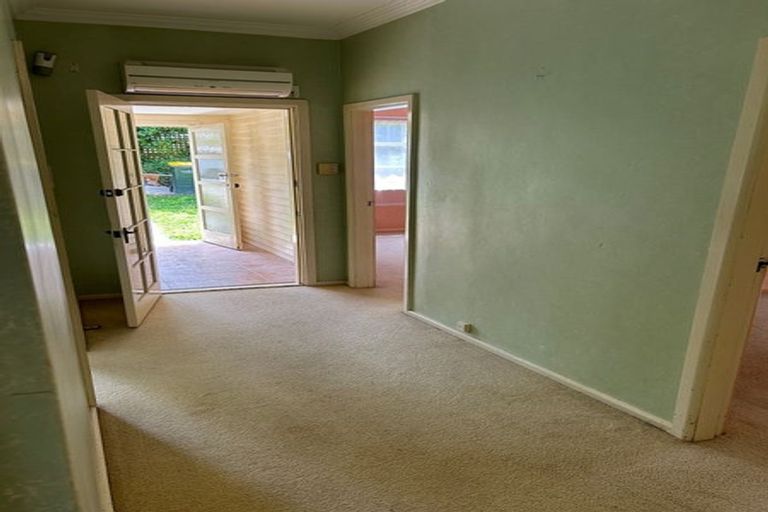 Photo of property in 16 Woodvale Grove, Fairfield, Lower Hutt, 5011