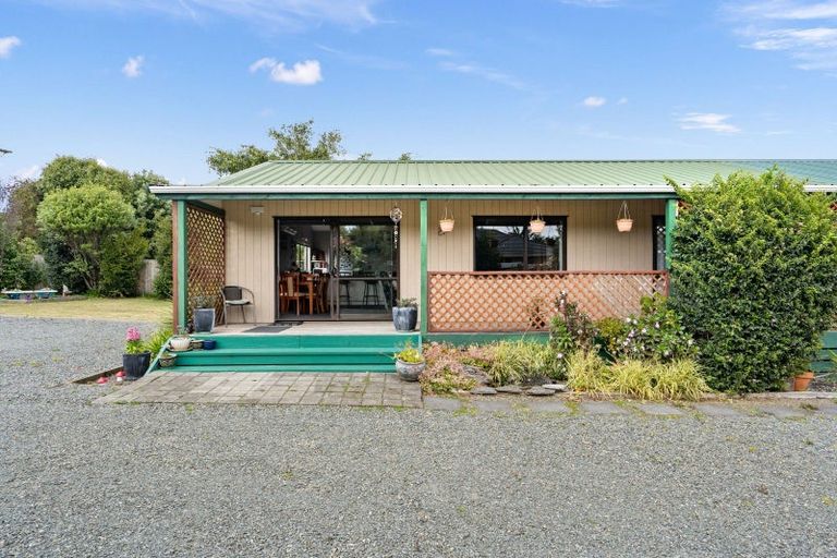 Photo of property in 77 Marsden Point Road, Ruakaka, 0116