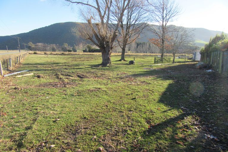 Photo of property in 76 Hakataramea Highway, Waimate, 7977