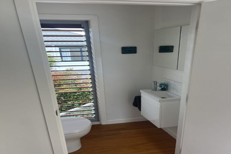 Photo of property in 1/25 Wolsley Avenue, Milford, Auckland, 0620