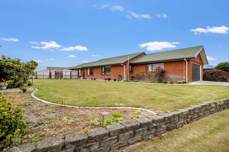 Photo of property in 2 Canon Stack Place, Kaiapoi, 7630