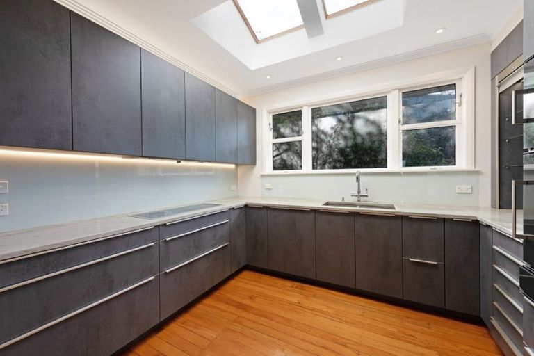 Photo of property in 50 Alexandra Road, Hataitai, Wellington, 6021