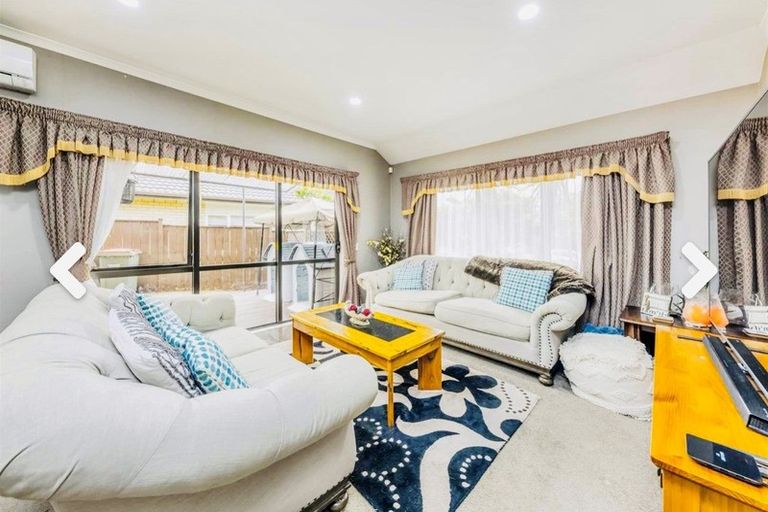 Photo of property in 1 Seresin Crescent, Flat Bush, Auckland, 2016