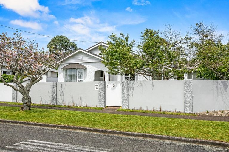 Photo of property in 2 Rawhiti Street, Vogeltown, New Plymouth, 4310