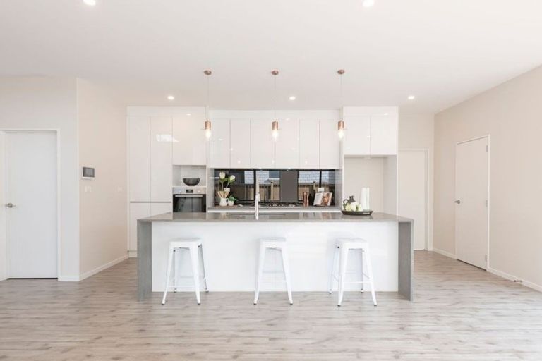 Photo of property in 58 Donegal Park Drive, Flat Bush, Auckland, 2019