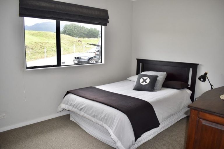 Photo of property in 9 Waitaheke Road, Te Horo, Otaki, 5581