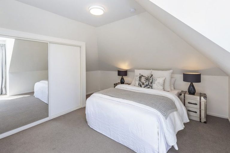 Photo of property in 2/37 Avonhead Road, Avonhead, Christchurch, 8042