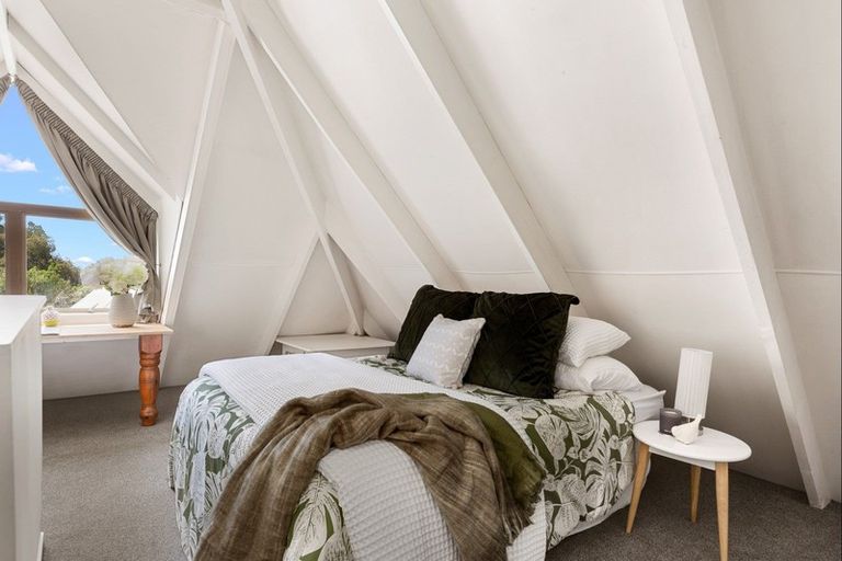 Photo of property in 38 Glenelg Road, Red Beach, 0932