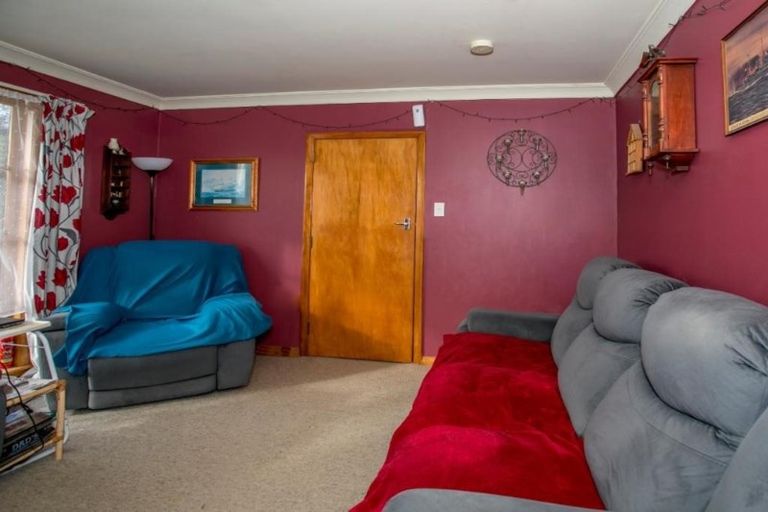 Photo of property in 2 Hendon Place, West End, Palmerston North, 4412