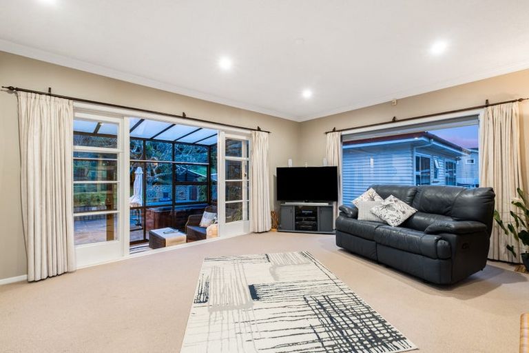 Photo of property in 351 Main Road, Tawa, Wellington, 5028