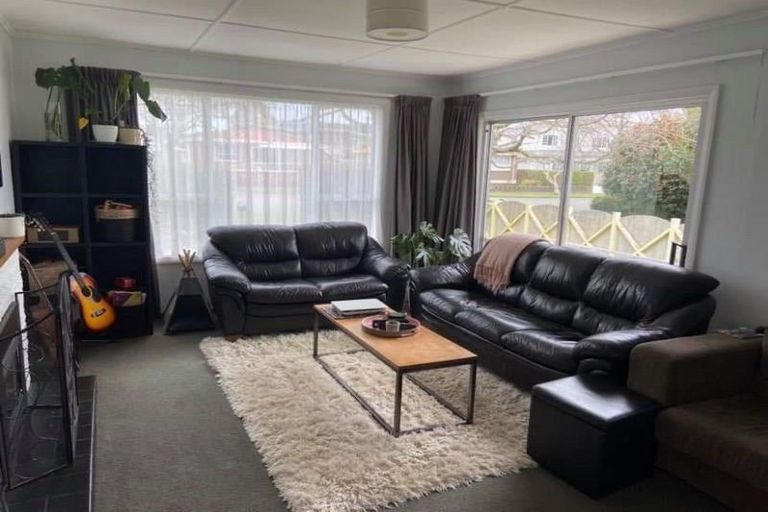 Photo of property in 27 Cowling Road, Hurdon, New Plymouth, 4310