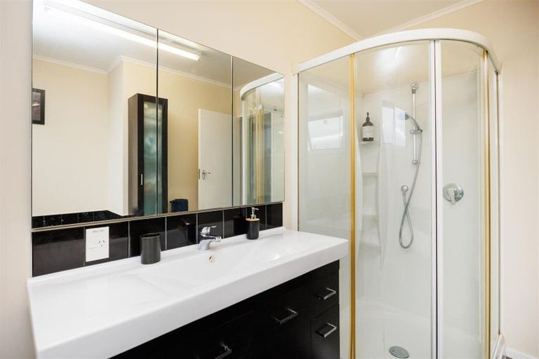 Photo of property in 36 Wanganui Road, Marton, 4710