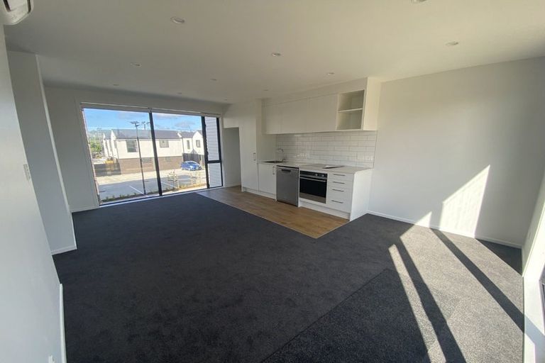 Photo of property in 4/1 Fruitvale Road, New Lynn, Auckland, 0600