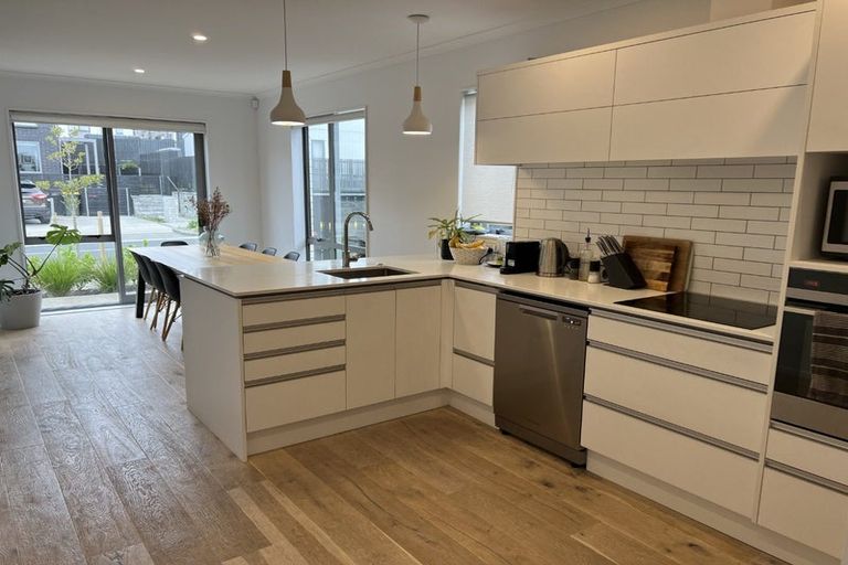 Photo of property in 13 Tarakoi Road, Hobsonville, Auckland, 0616