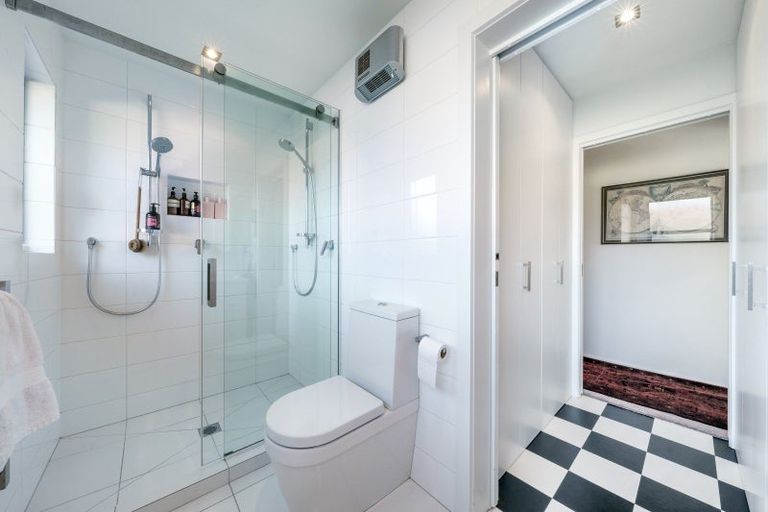 Photo of property in 201 Beacon Point Road, Wanaka, 9305