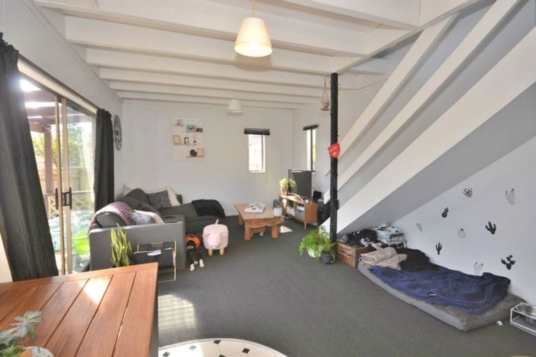 Photo of property in 2/506 Devonport Road, Tauranga South, Tauranga, 3112