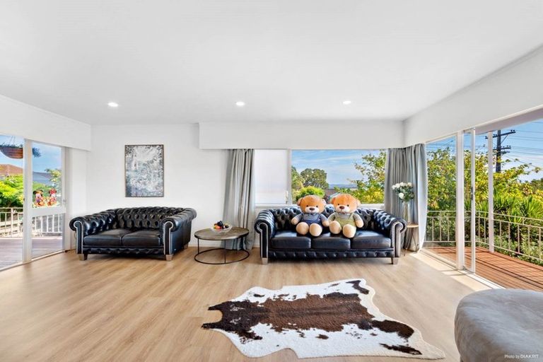 Photo of property in 31 Royal Road, Massey, Auckland, 0614