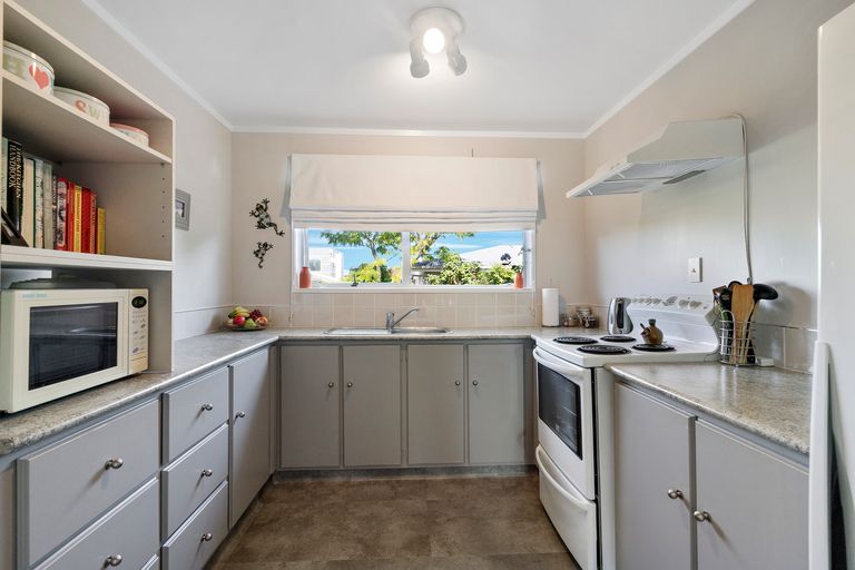 Photo of property in 2/24 Oxley Avenue, St Albans, Christchurch, 8014